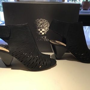 Vince camuto booties size 8 M